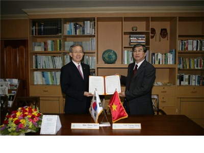 Nong Lam University and CNU Conclude an Agreement for Academic Exchanges