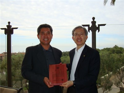 Yoo Young-bong, a U.S. Company Owner at Koambra Inc. Donates Ten Thousand ...
